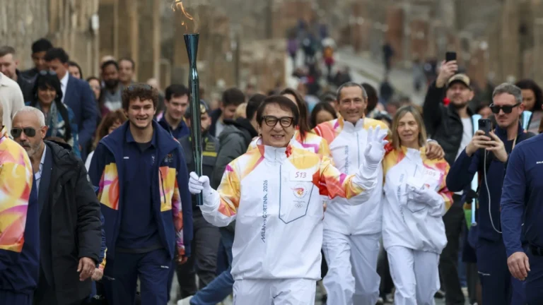 6edf862d-25d9-48d8-bf0a-fb8a86d8e136