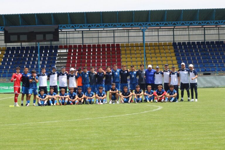 football_team_resized_1200px